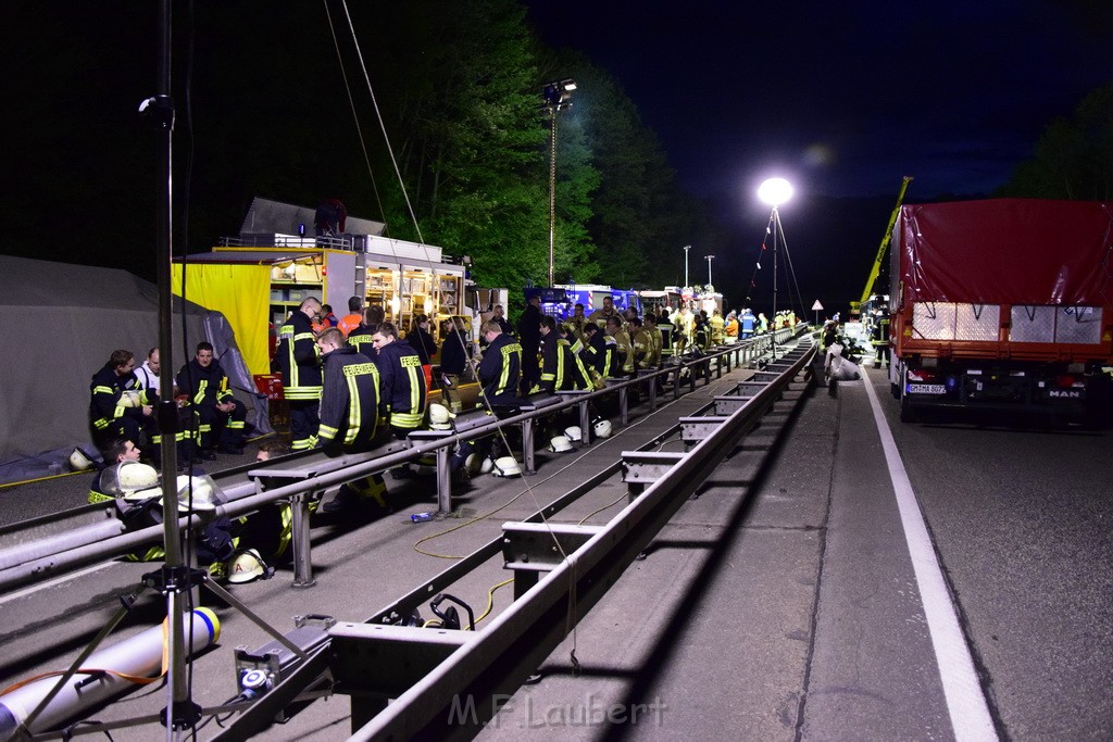 VU Gefahrgut LKW umgestuerzt A 4 Rich Koeln Hoehe AS Gummersbach P660.JPG - Miklos Laubert